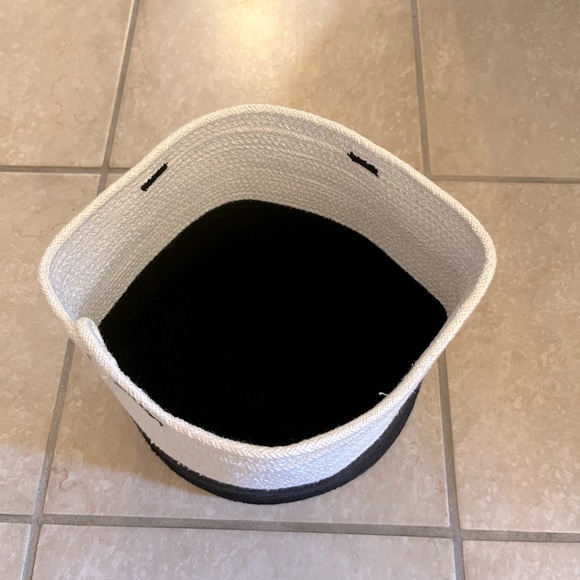 Anthropologie Cotton foldable plant holder/storage container - Picture 4 of 5